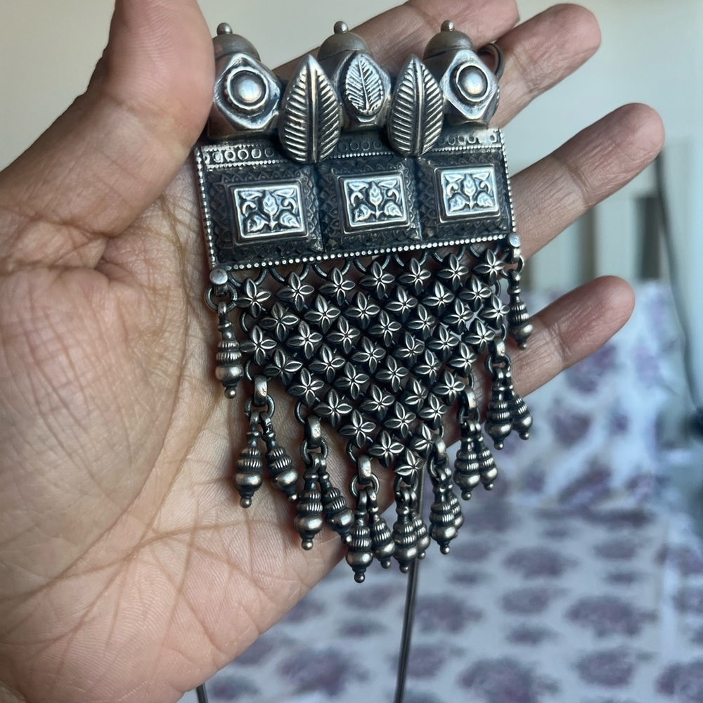 Silver necklace / pendant with Intricate Design